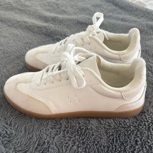 H&M sneakers size 7